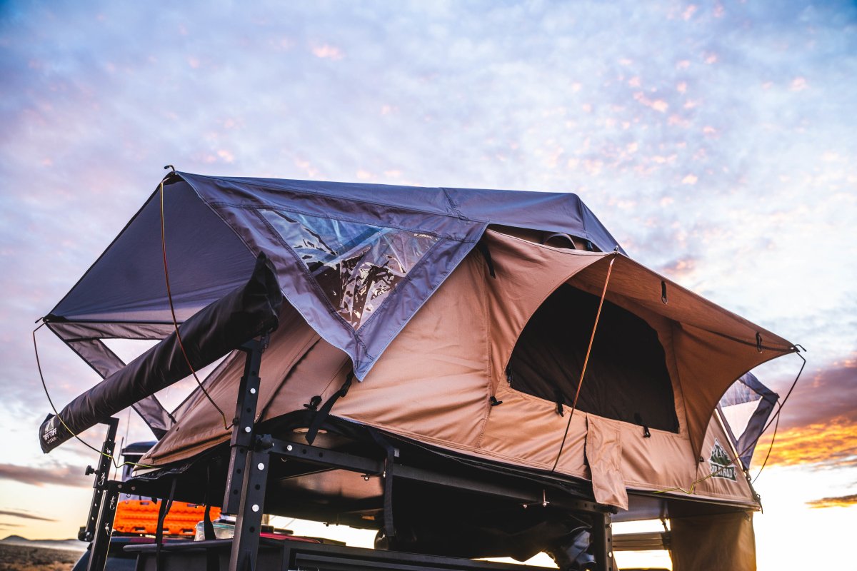 Roof top sale tent platform